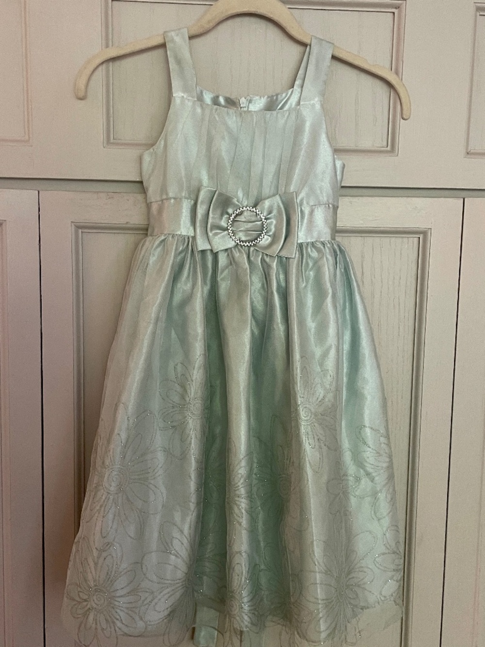 Girl’s Light green special occasions dress - size 7